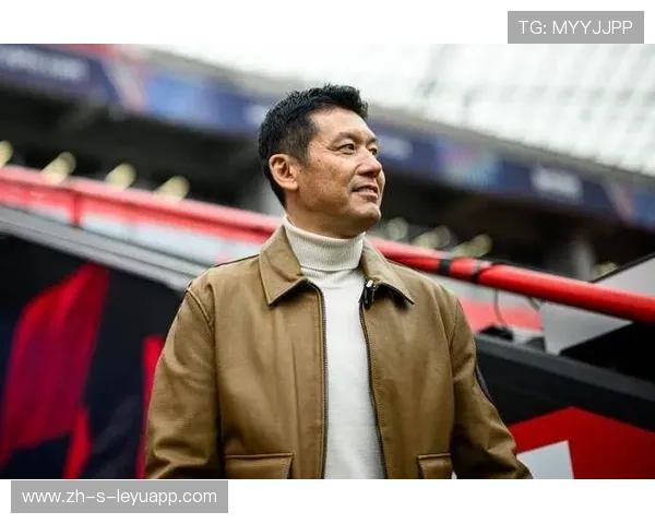 前国足中锋惊现拜仁社媒，留洋传说再添新篇章